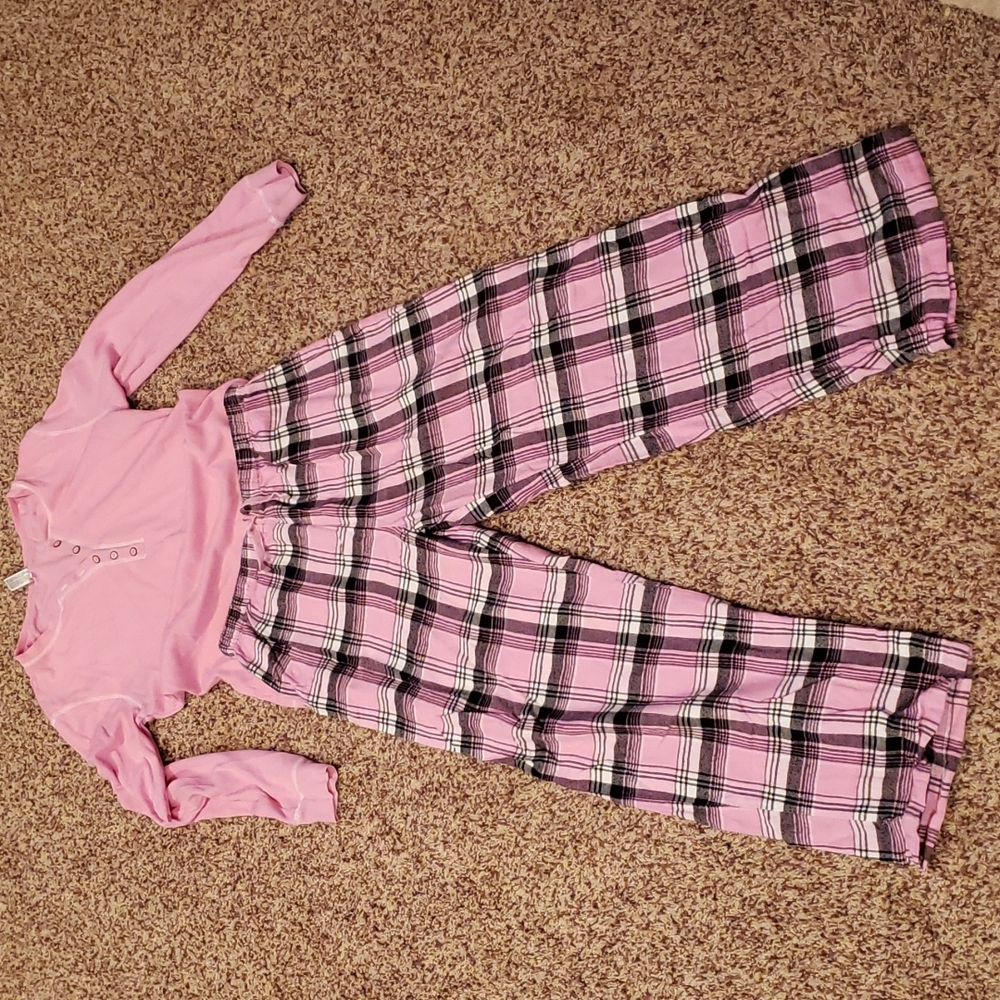 Large Kenneth Cole Ladies Pajamas